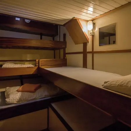 Unique House On Boat In ספינת מלון *